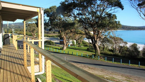 KINGFISHER COTTAGE Beachfront At The Binalong Bay - Accommodation Adelaide 8