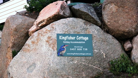 KINGFISHER COTTAGE Beachfront At The Binalong Bay - Accommodation Adelaide 15