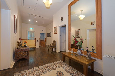 Edinburgh Gallery Bed & Breakfast - Accommodation Adelaide 4