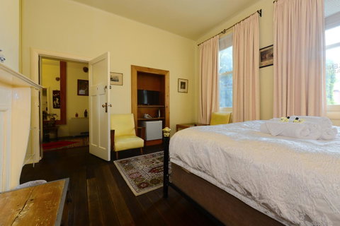 Edinburgh Gallery Bed & Breakfast - Accommodation Adelaide 23