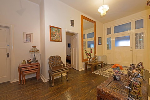 Edinburgh Gallery Bed & Breakfast - Accommodation Adelaide 2