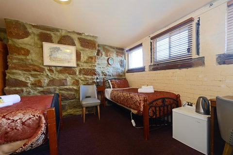 Edinburgh Gallery Bed & Breakfast - Accommodation Adelaide 9