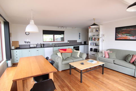 DOLPHIN LOOKOUT COTTAGE - Amazing Views Of The Bay Of Fires - Accommodation Adelaide 11