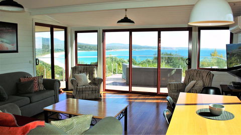 DOLPHIN LOOKOUT COTTAGE - Amazing Views Of The Bay Of Fires - Accommodation Adelaide 1