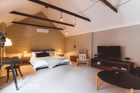 Devine Stays - Hayloft On ELizabeth - Accommodation Adelaide 1