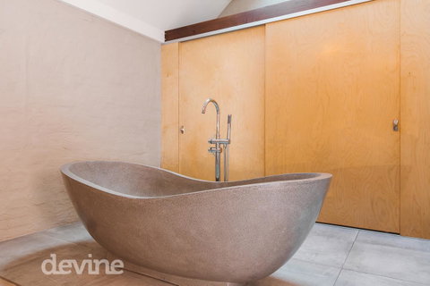 Devine Stays - Hayloft On ELizabeth - Accommodation Adelaide 2