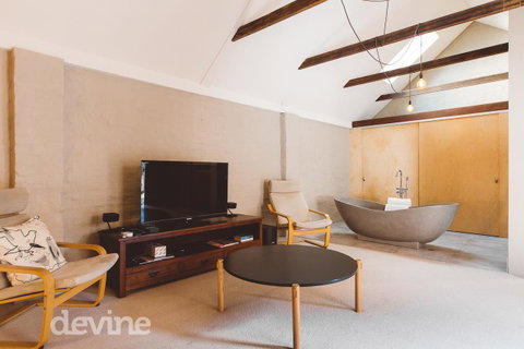 Devine Stays - Hayloft On ELizabeth - Accommodation Adelaide 0