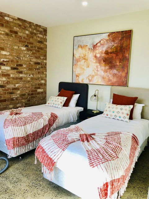 EMBRACING EVANDALE - Hosted By L'Abode Accommodation - Accommodation Adelaide 4