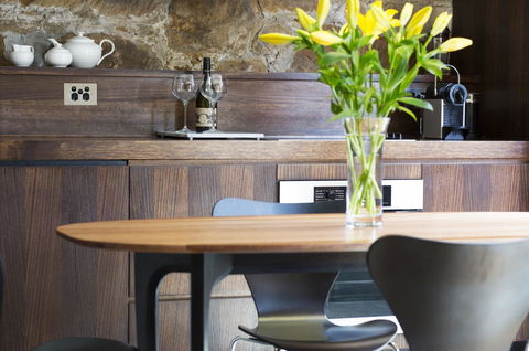 Stone Flower - Accommodation Adelaide 3