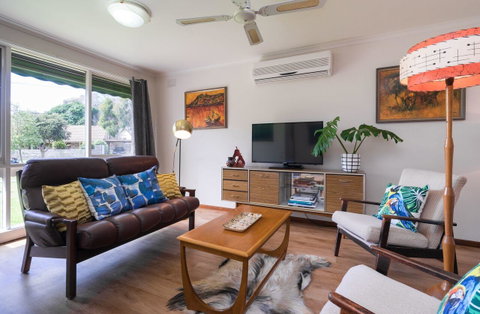Uptown Frankston - Accommodation Adelaide 3