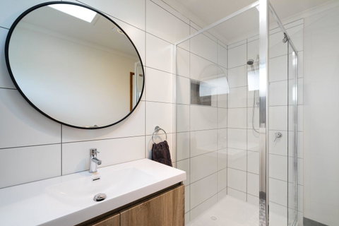 Uptown Frankston - Accommodation Adelaide 11