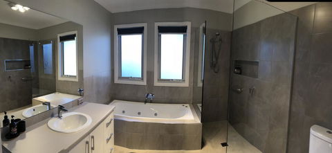 Luxury Abalina Cottages - Accommodation Adelaide 14
