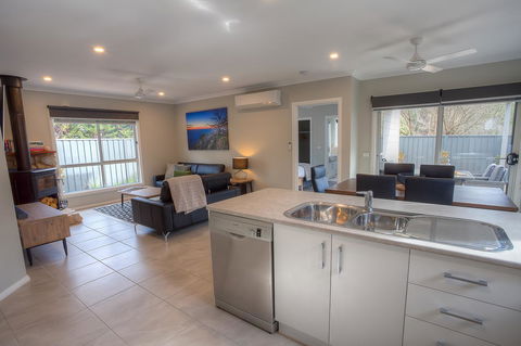 Luxury Abalina Cottages - Accommodation Adelaide 7