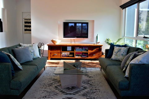 Tamara Temptation - Accommodation Adelaide 9
