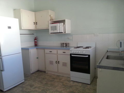 Beachcomber Holiday Units - Accommodation Adelaide 38
