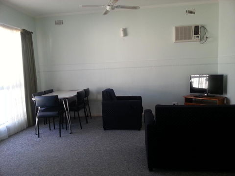 Beachcomber Holiday Units - Accommodation Adelaide 36