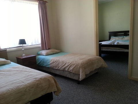 Beachcomber Holiday Units - Accommodation Adelaide 41