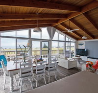 Stunning Waterfront only 10 minutes to Phillip Island - Pet Friendly - Accommodation Adelaide