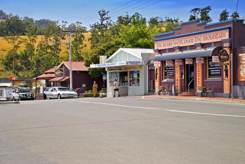 The Bears Went Over The Mountain - Accommodation Adelaide 2