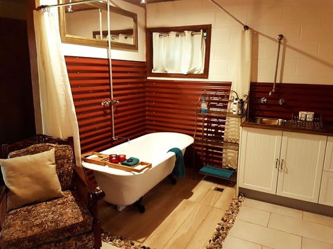 The Cabin - Accommodation Adelaide 2