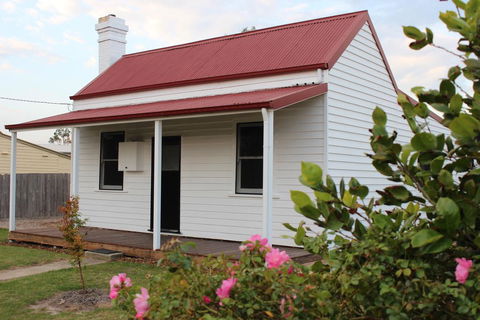The Cottage - Accommodation Adelaide 3