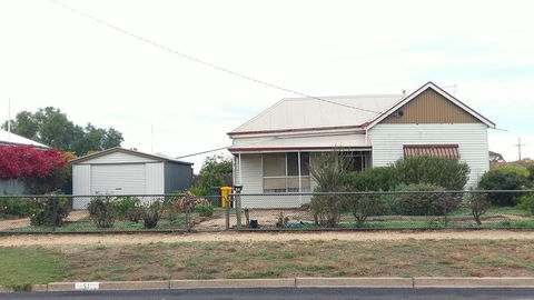 The Crooked Cottage - Accommodation Adelaide 1