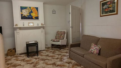 The Crooked Cottage - Accommodation Adelaide 3