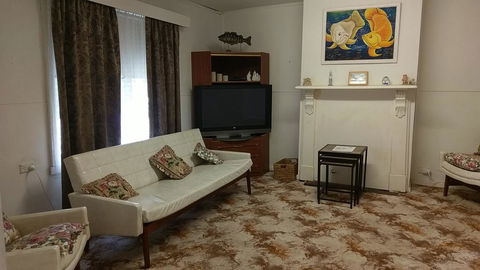 The Crooked Cottage - Accommodation Adelaide 2