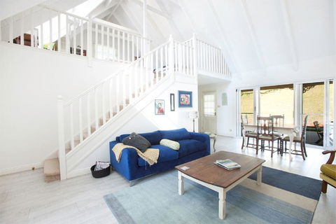 The Doll's House - Charming 2 Bedroom Cottage Just A Short Walk From The Village - Accommodation Adelaide 3