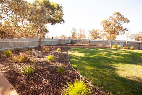 The Farmhouse. - Accommodation Adelaide 3
