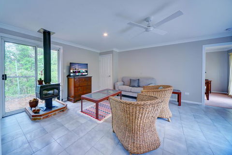 The Hillside Villa - Accommodation Adelaide 2