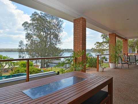 The House On The Lake @ Fishing Point, Lake Macquarie - Honestly Put The Line In And Catch Fish - Accommodation Adelaide 0