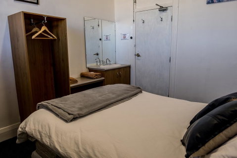 The Imperial Hotel - Accommodation Adelaide 3