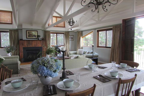 The Loch, An Idyllic Country Escape - Accommodation Adelaide 0