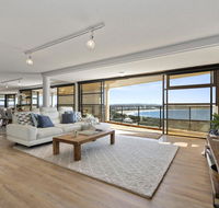 The Penthouse  Point Cartwright - INSTANT HOTEL WINNER 2019 - Accommodation Adelaide