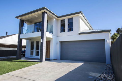 The Races Complex - Accommodation Adelaide 0