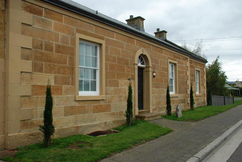 The Red Feather Inn - Accommodation Adelaide 1