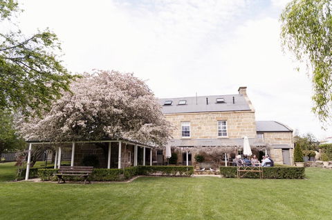 The Red Feather Inn - Accommodation Adelaide 2
