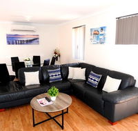 The Royal Dolphin Holiday Home - Accommodation Adelaide