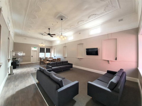 The Royal Hotel - Accommodation Adelaide 2