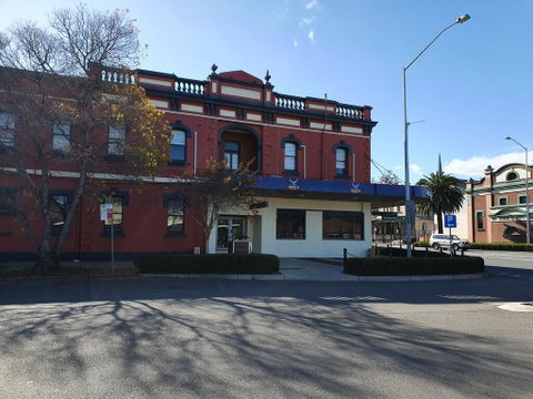 The Royal Hotel - Accommodation Adelaide 0