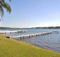 The Studio on the Lake  Fishing Point Lake Macquarie - honestly put the line in and catch fish - Accommodation Adelaide