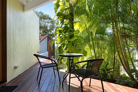 THE VIEW, TUGUN - 4 Bedrooms - Sea Views - Private Heated Pool - Accommodation Adelaide 3