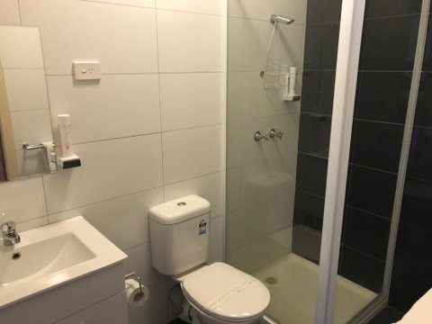 The Wharf Hotel - Accommodation Adelaide 0