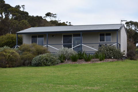 Tidal Dreaming Seaview Cottages - Accommodation Adelaide 0