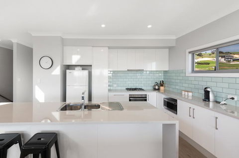 Time Away - 50 Turnberry Drive - Accommodation Adelaide 2
