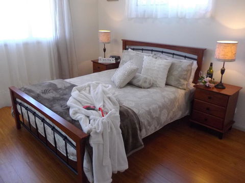 Tinaroo Sunset Retreat - Accommodation Adelaide 3