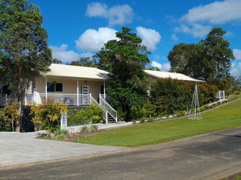 Tinaroo Sunset Retreat - Accommodation Adelaide 0
