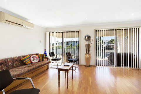 Townhouse In The Heart Of Port Stephens - Accommodation Adelaide 0