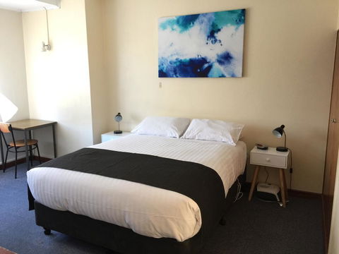 TRC Hotel - Accommodation Adelaide 2
